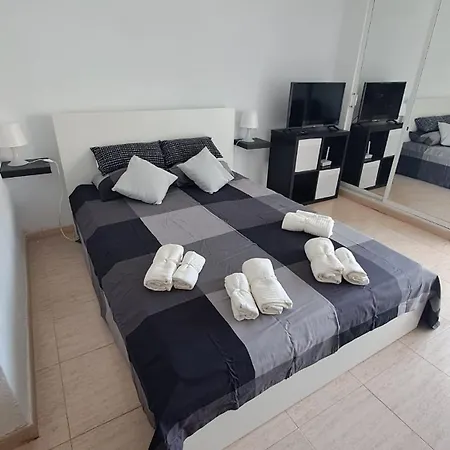 Estudio Vacacional Costa Del Sol * בנאלמדנה
